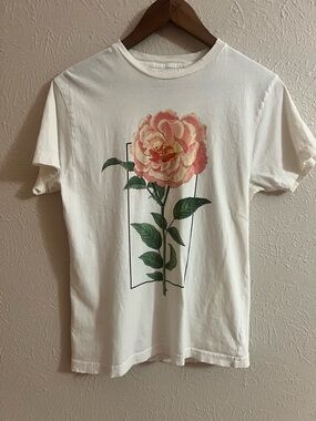 Shawn Mendes The Tour Flower Graphic Tee Size Medium Band Shirt